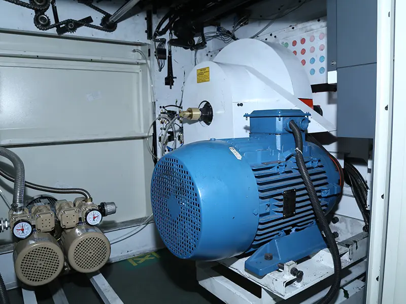 Main motor    